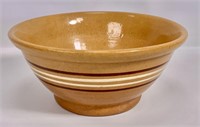 Brown mixing bowl, 9.5" dia., 4.5" tall (crack in