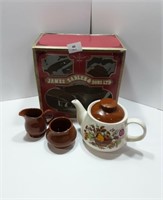 NEW SADLER & SONS TEAPOT / SUGAR / CREAMER