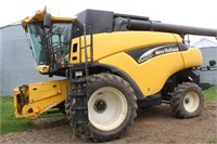 2003 New Holland CR940A Twin Rotor Combine