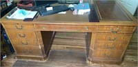 Large executive desk with 8 drawers and 2 pull