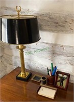 Mixed lot - vintage brass table lamp with
