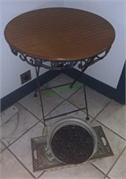 Round wood top folding table and two hand