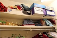 CONTENTS OF BEDROOM CLOSET W/ WOMENS