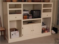 ENTERTAINMENT CENTER 77"X24"57"