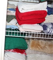 CONTENTS OF HALWAY CLOSET TOWELS & SHEETS