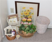 GROUPING OF BASKETS & CANDLES ETC