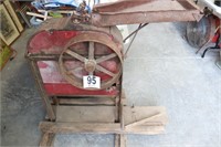 John Deere Corn Sheller Pat. 1919 (Turns Free)