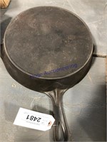 WAGNER NO. 8 CAST IRON SKILLET