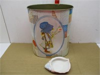 Decorative Trash Can & Sea Shell