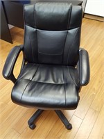 like new rolling office chair