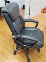 Like new Serta heated/massage office chair