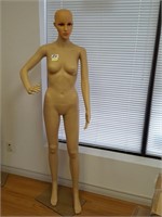 like new female mannequinn 68" tall, no clothing