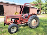 IH 464 Tractor