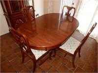 Keller Round Pedestal Dining Room Table w/ Chairs