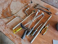 Tourque wrench, rachets, pliers, etc.