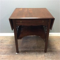 VTG. MAHOGANY DROP LEAF END TABLE