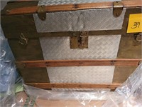 GORGEOUS WOOD AND METAL CHEST/TRUNK