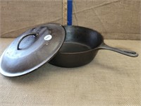 CAST IRON LODGE CHICKEN SKILLET WITH LID