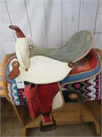 16IN  WIDE USED SYNTHETIC BARREL SADDLE