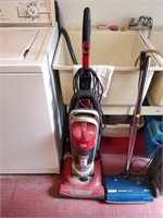 2 vacuum cleaners untested