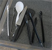 LOT OF KITCHEN UTENSILS