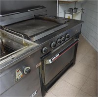 1X GARLAND ELECTRIC FLAT TOP W/ OVEN AND 2 BURNER