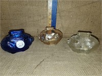 3 GLASS PIG COIN BANKS