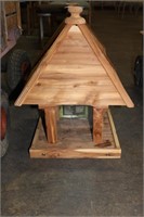 BRAND NEW CEDAR BIRD FEEDER