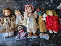 Set 6 Vintage dolls and 1 beanie dog