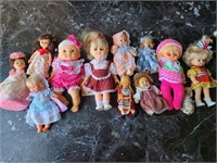 Set 11 Vintage Dolls & 1 beenie dog