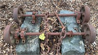 2 STEEL  RAILWAY AXELS AND ANTIQUE CHAIN - 90CM