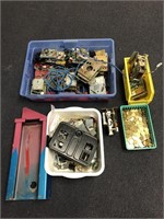 CONTAINER OF TOKENS AND ELECTRONIC PARTS