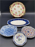 Vintage Decorative Plates w/Hangars