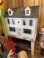 Doll House on Stand