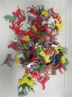 MORE THAN 100 VINTAGE PLASTIC FARM ANIMALS