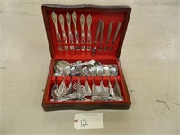 Silverwear set in Wood box