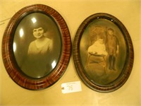 Pair of round frames with antique photos