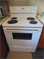 Frigidaire Electric Stove (White)