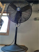 Warehouse pedestal fan 30"