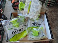 (5) Fly Traps