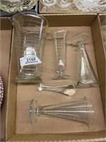 4 Glass Beakers