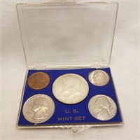 1969 US Mint Set in Plastic Case