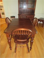 Dining Room Table w/1 Leaf and 4 Chairs