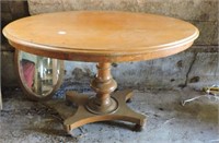 Maple Single Pedestol Table