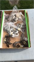 Lot of porcelain casters Andrew pools and shelf