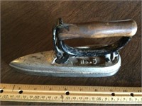Vintage Sensible Iron, Cast Kettle, Grip