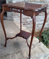 MAHOGANY OCCASIONAL TABLE