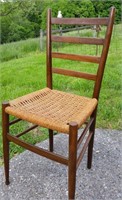 PRIMITIVE COUNTRY CHAIR