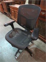 ADJUSTABLE MESH ROLLING OFFICE CHAIR