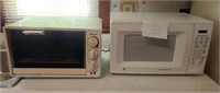 GE Microwave & Munsey Toaster Oven...Works